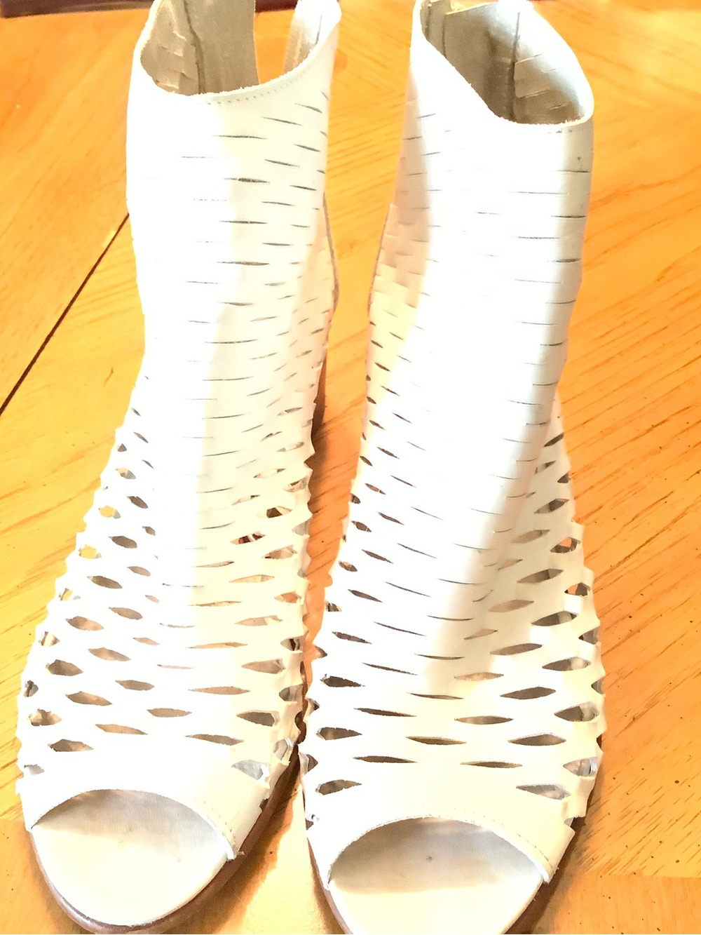 Piampiani White Leather Open-Toe Laser-Cut Ankle Booties sz 38/8